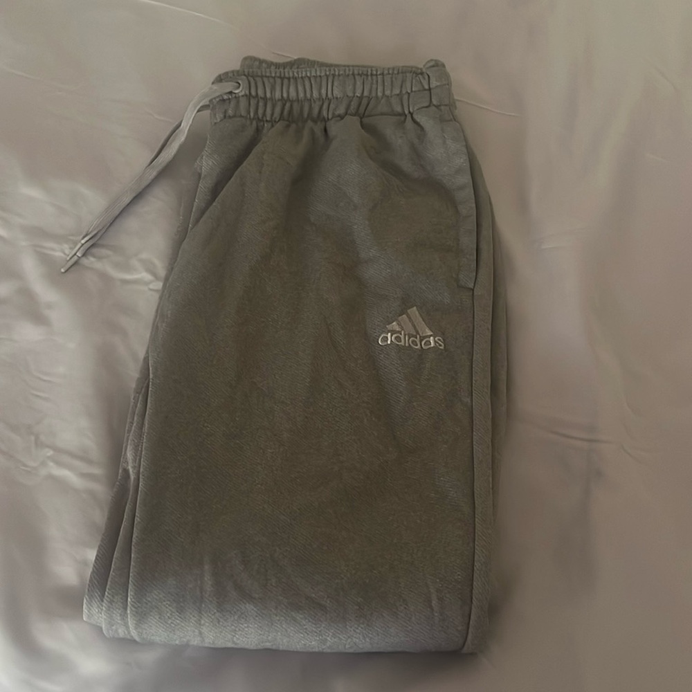 Women’s Large Grey Adidas sweatpants